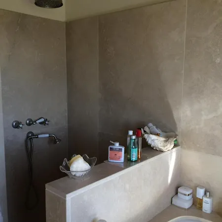 Charming 3-bedroom In Abruzzo With Wifi And Ac
