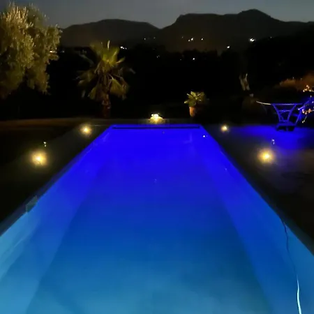 Вилла Charming 3-bedroom In Abruzzo With Wifi And Ac