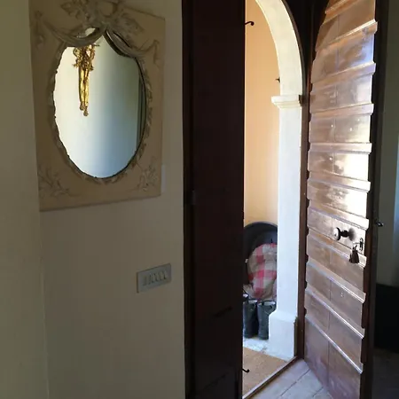 Charming 3-bedroom In Abruzzo With Wifi And Ac