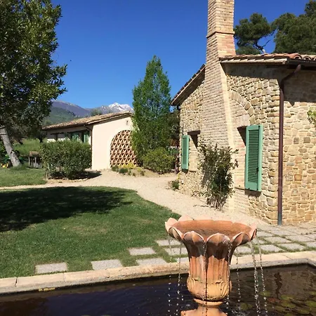 Вилла Charming 3-bedroom In Abruzzo With Wifi And Ac *
